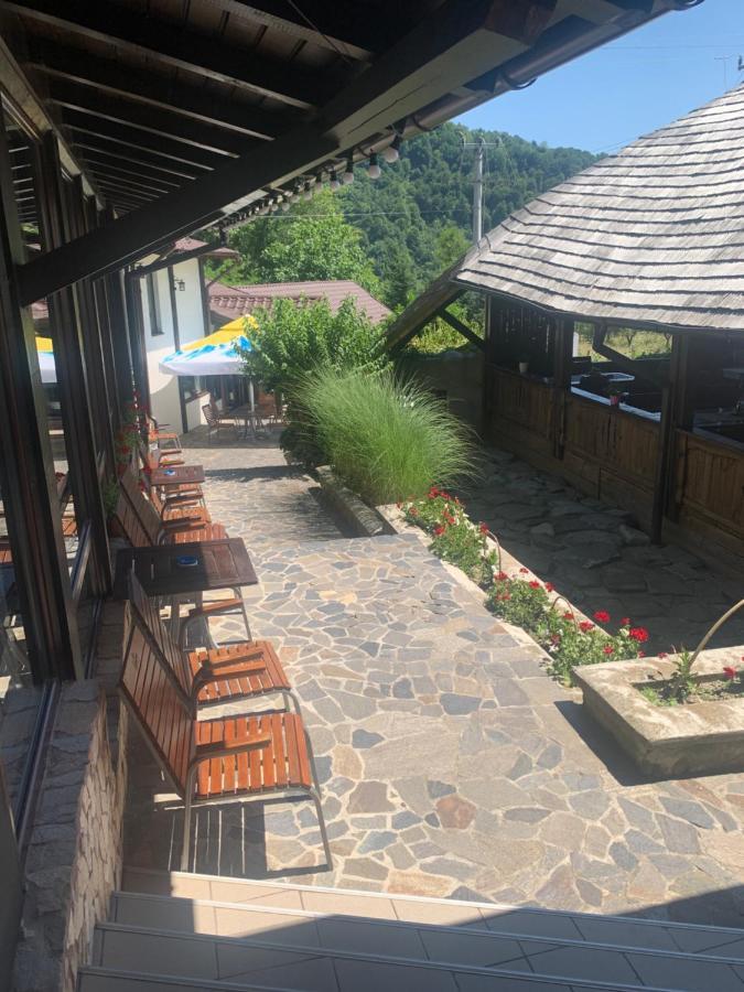 ホテル No Comment Rustic Curtea de Argeş エクステリア 写真